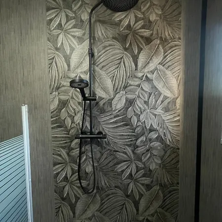 Monstera Iii - Industrial Kolín