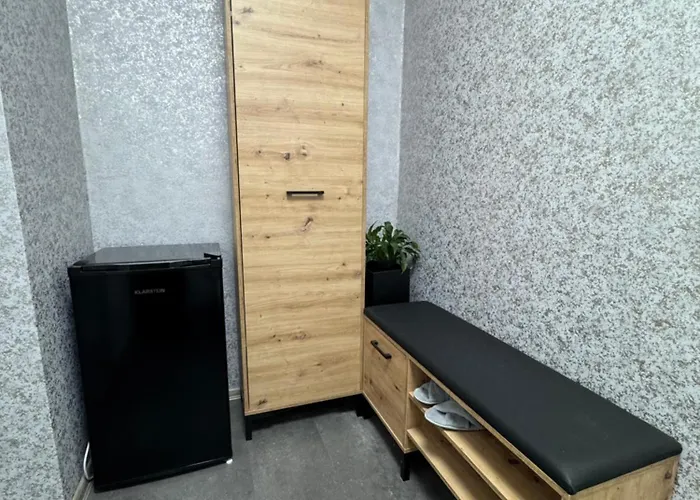 Konukevi Monstera Iii - Industrial Kolín